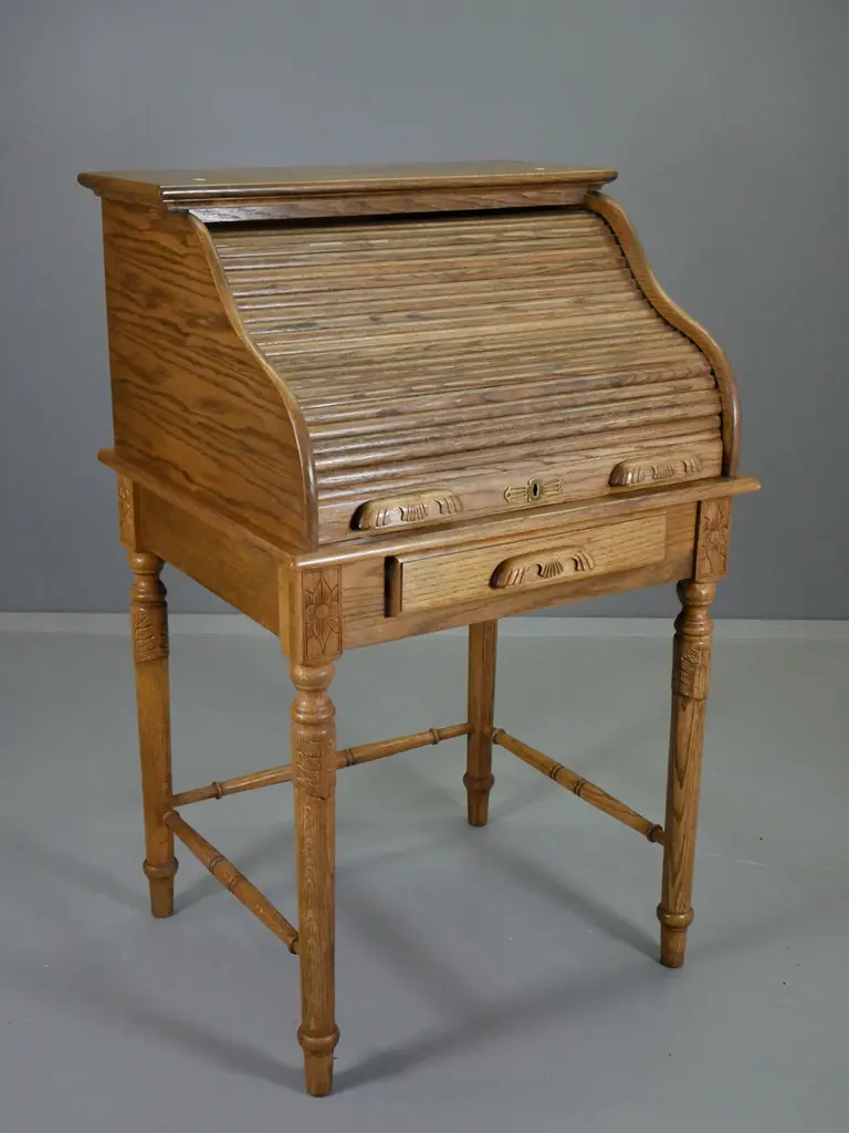 reproduction oak small roll-top desk w/internal drawers & pigeonholes, lower drawer, brass fittings H1140 W710 D600 Image 1++