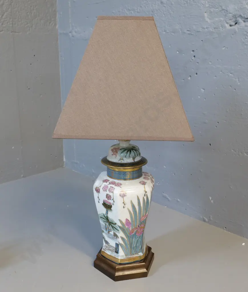 asian porcelain and wood table lamp base - cord cut off, needs rewiring - H560 with shade Image 1++