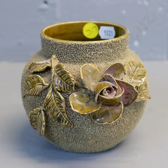 (Milton potteries?) majolica vase with ceramic hail & applique roses - some chips H-100