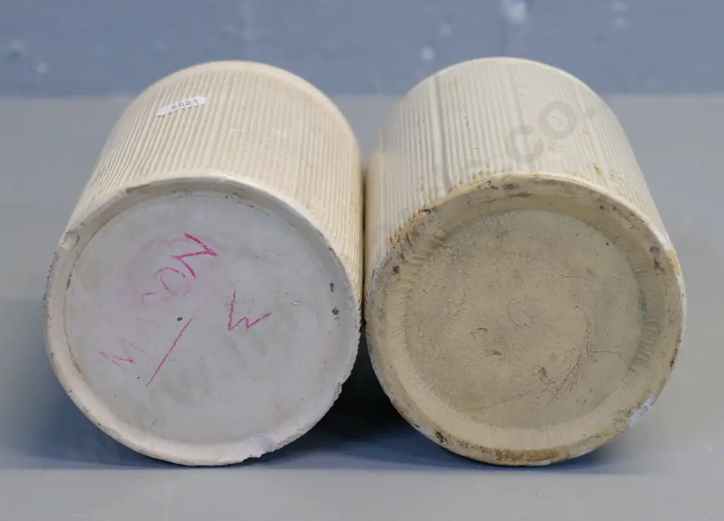 two vintage jam jars, no maker's marks, one with chip, one with crack - each H-135 Image 1++