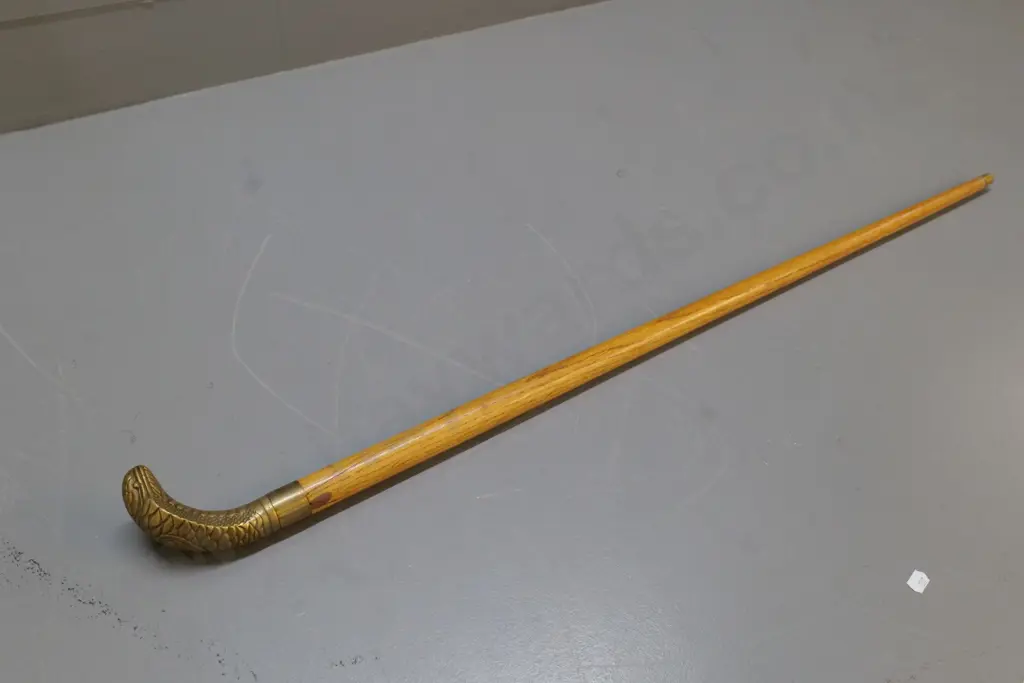 walking stick with brass cobra head handle - small split L910 Image 1++