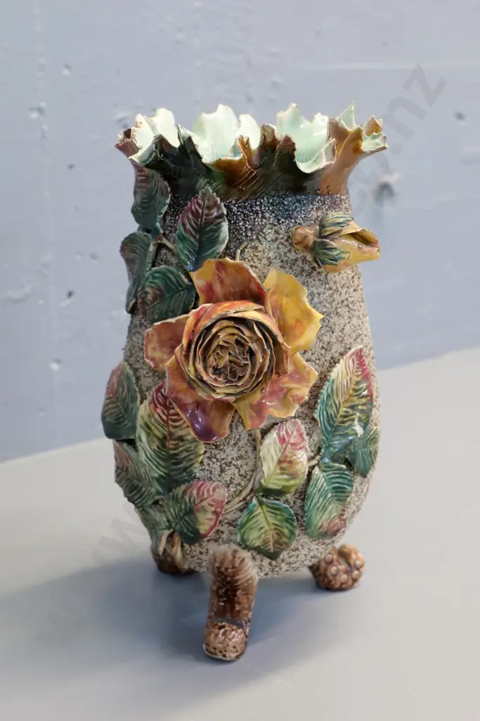 (Milton potteries?) majolica vase with ceramic hail & applique roses - some damage to flowers H-300 Image 1++