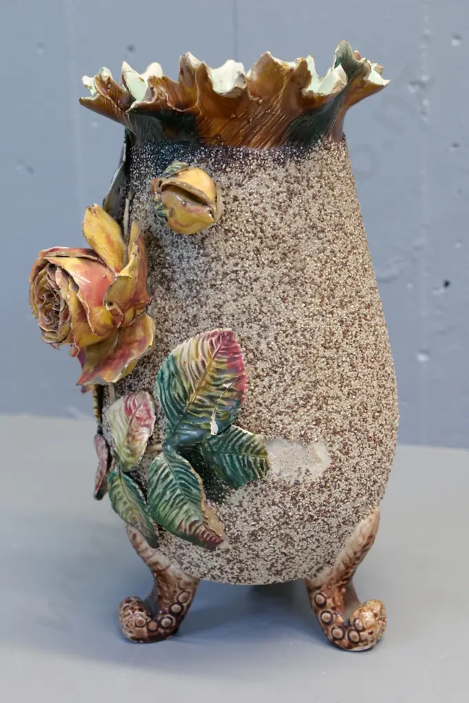 (Milton potteries?) majolica vase with ceramic hail & applique roses - some damage to flowers H-300 Image 1++