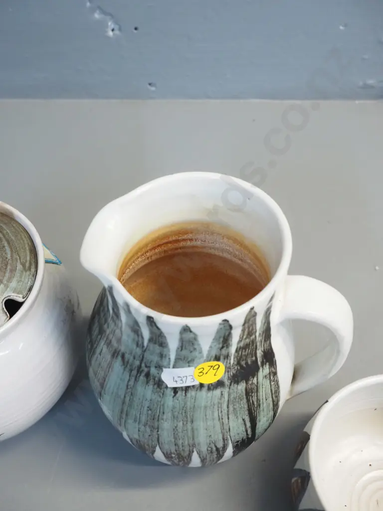 4 pieces of Hanmer pottery - jug is H-170, has some staining Image 1++