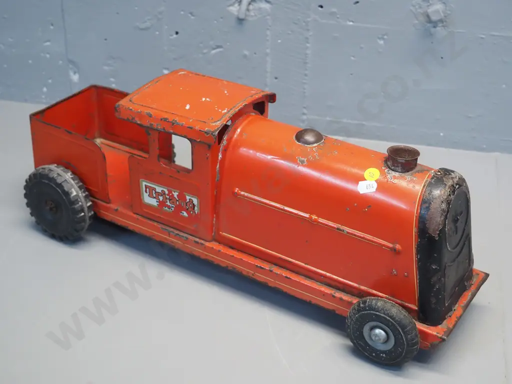 Triang Lincoln tin toy vehicle H-190 L-500 W-200 - general wear, corrosion, paint loss Image 1++