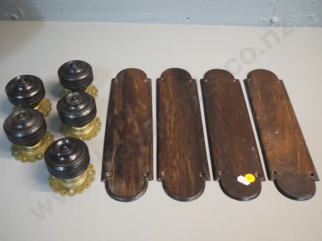 vintage door hardware - 4 wooden finger plates H-290 W-75 and 5 wood & brass door knobs Image 1++