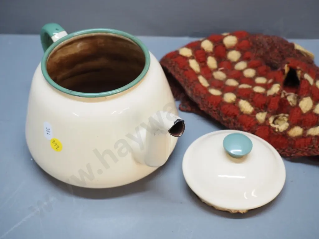 retro Kockum Sweden 1.5 pint enamel teapot H170 W240 - a bit of enamel loss around spout, with knitted tea cosy Image 1++