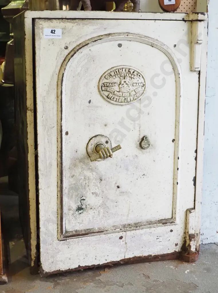 vintage cast iron safe - S. Withers & Co, West Bronwich - w/brass handle. Surface corrosion. H760 W530 D540 No Key Image 1++