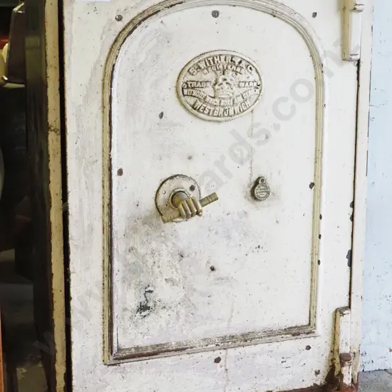 vintage cast iron safe - S. Withers & Co, West Bronwich - w/brass handle. Surface corrosion. H760 W530 D540 No Key