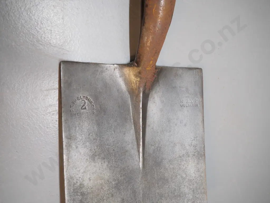 vintage oak-handled spade - marked T. Skelton Sheffield - some corrosion, crack to handle L-1000 Image 1++