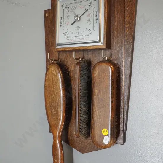 Smiths 'SB' oak cased wall barometer with hat and clothes brushes - Made in England H-420 W-250