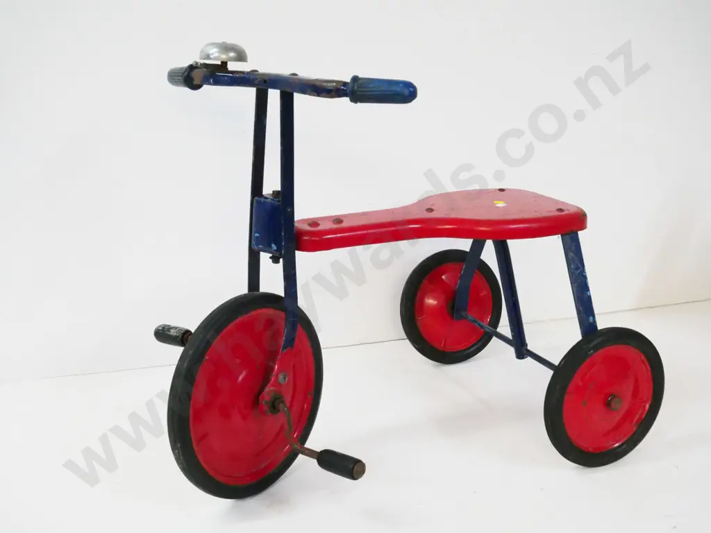 vintage metal child's trike with solid rubber tyres - some paint loss and corrosion H-520 L-650 W-390 Image 1++