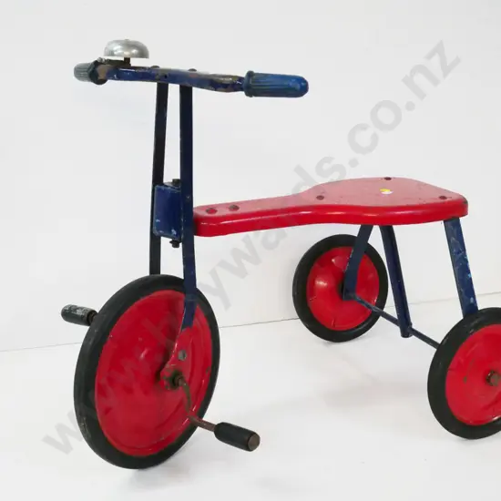 vintage metal child's trike with solid rubber tyres - some paint loss and corrosion H-520 L-650 W-390