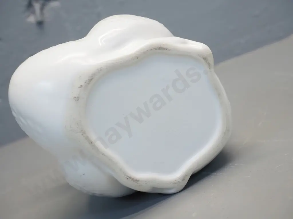 Crown Lynn medium size male swan vase No. 2147. H-160 L-190 Image 1++