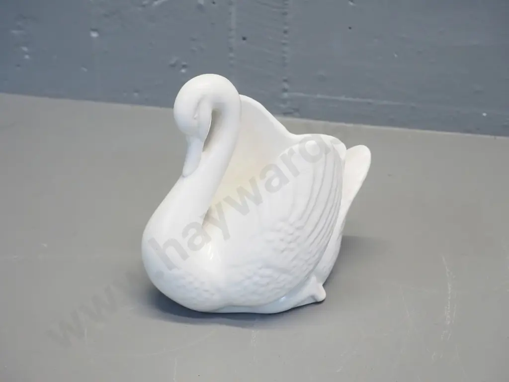 Crown Lynn medium size male swan vase No. 2147. H-160 L-190 Image 1++