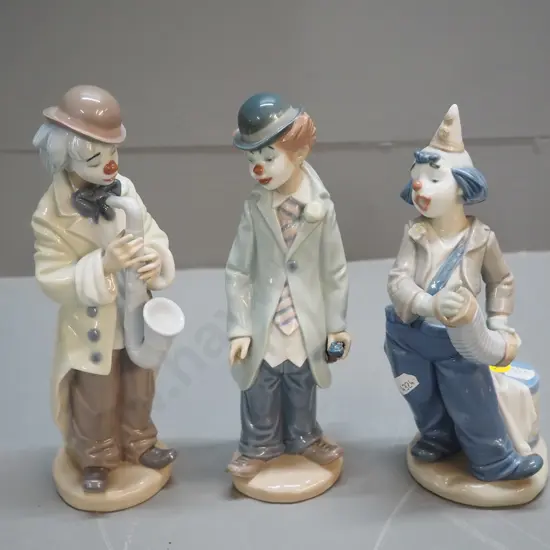 3 clown musician figures - 2 Lladro, 1 Nao, all approx. H-230