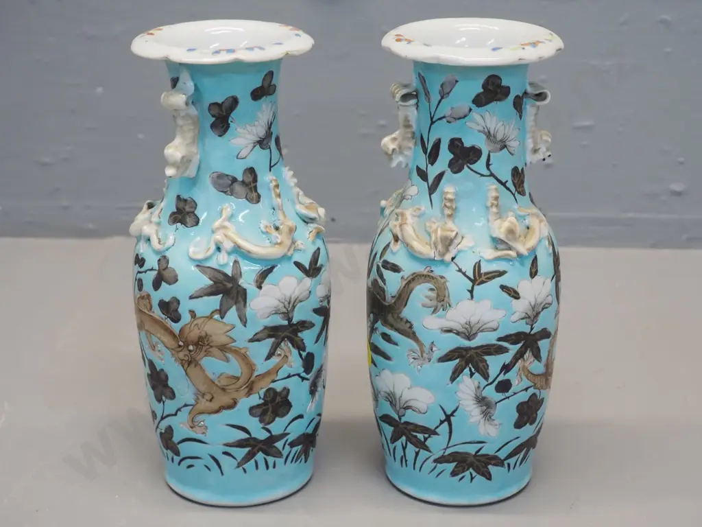 pair of Chinese raised dragon pattern vases H-200 Image 1++