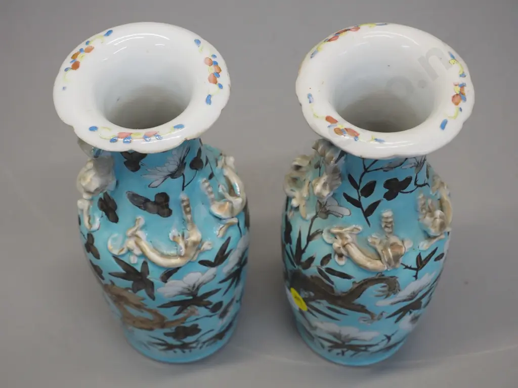 pair of Chinese raised dragon pattern vases H-200 Image 1++