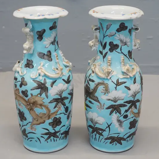pair of Chinese raised dragon pattern vases H-200