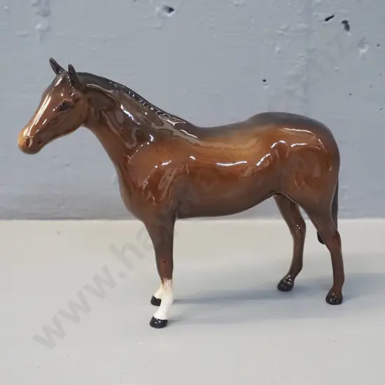 Beswick small horse figurine H-140 L-160