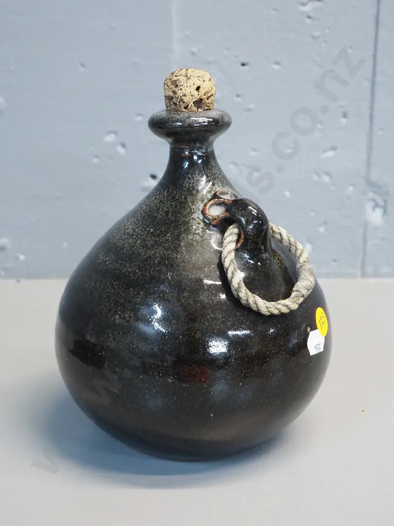 Lawrence Ewing New Zealand pottery small flask H-200 Image 1++