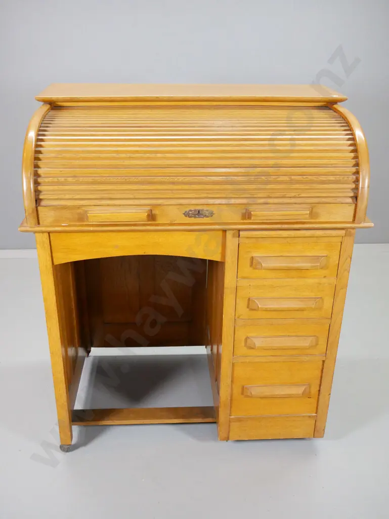 vintage oak roll-top single pedestal desk with slide, pigeonholes in top section, with key H1070 W920 D600 Image 1++