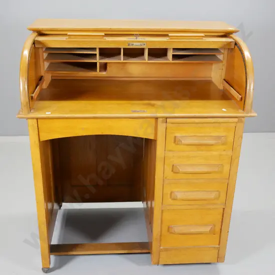 vintage oak roll-top single pedestal desk with slide, pigeonholes in top section, with key H1070 W920 D600