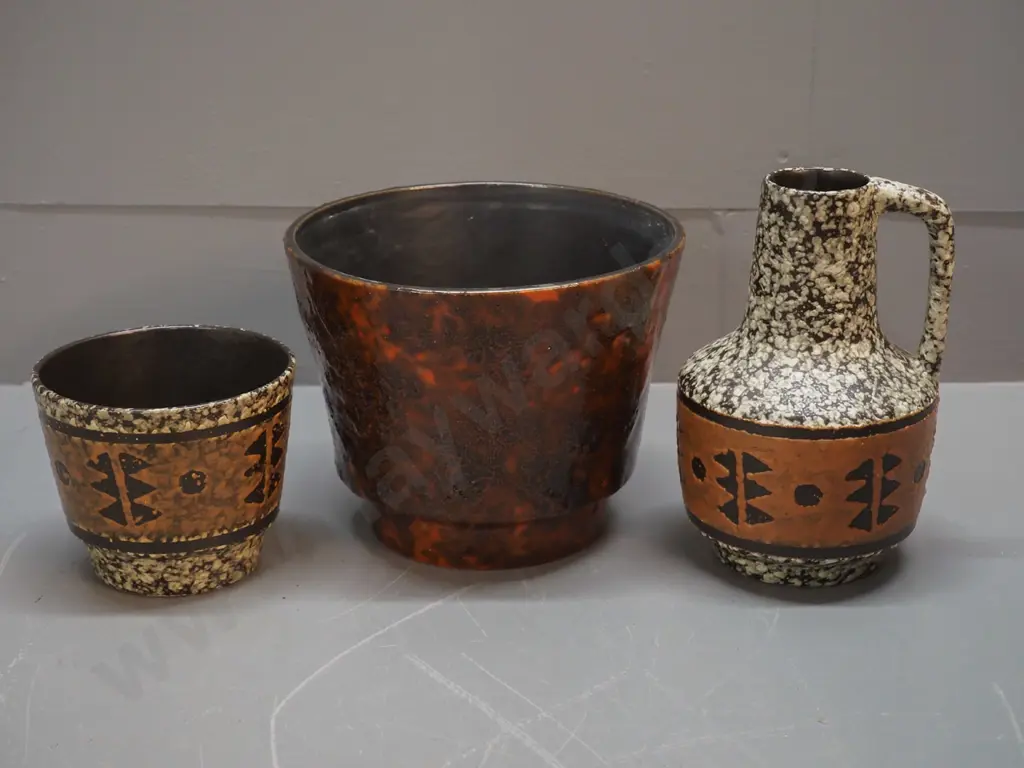 3 retro German pottery items - handled vase H-190 and 2 pot plant holders Image 1++