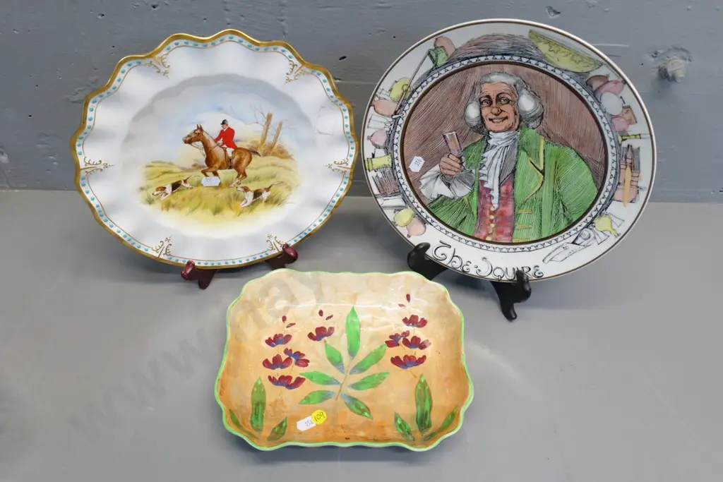 Royal Doulton leaves & flowers dish and Squire plate D260, and a Royal Crown Derby hunting plate Image 1++