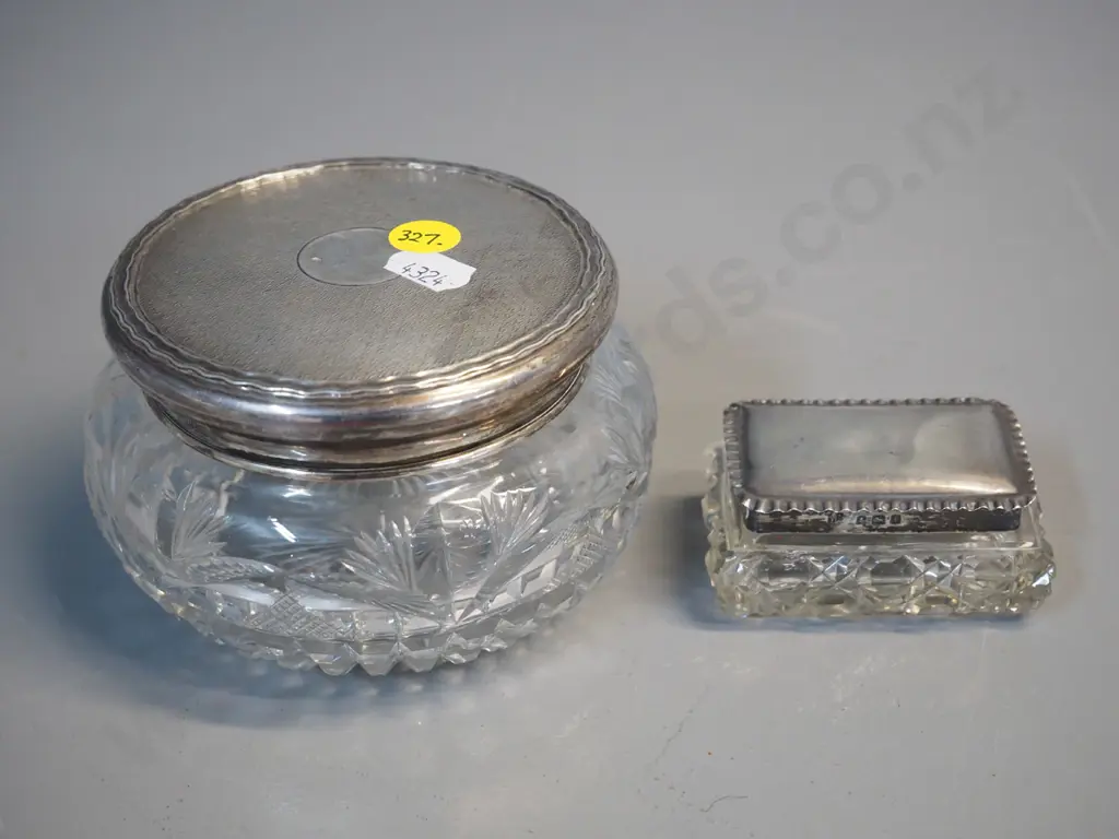 2 sterling silver lidded depression glass items - powder jar diameter 115 and small trinket Image 1++