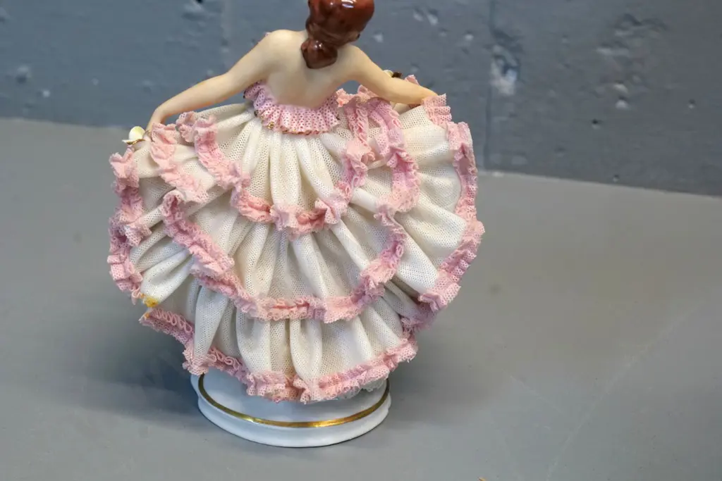 Dresden china "Melodie" figurine - some damage on back H-160 Image 1++