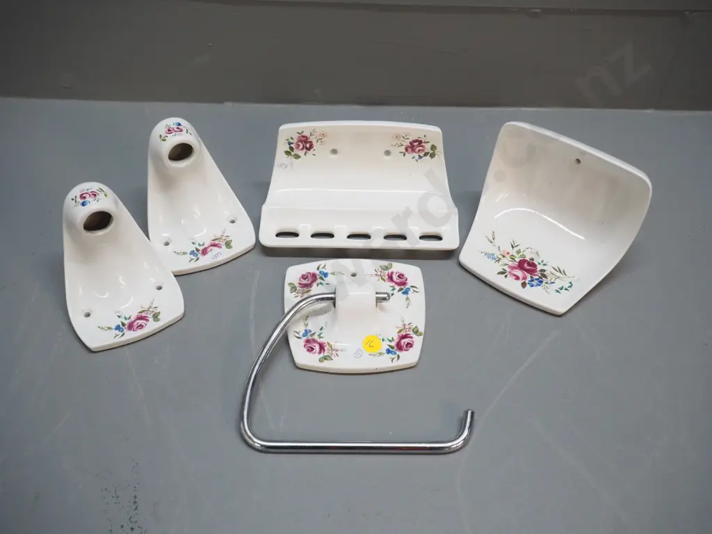 floral pattern Crown Lynn bathroom set including toothbrush, toilet paper and towel rail holders and soap dish Image 1++