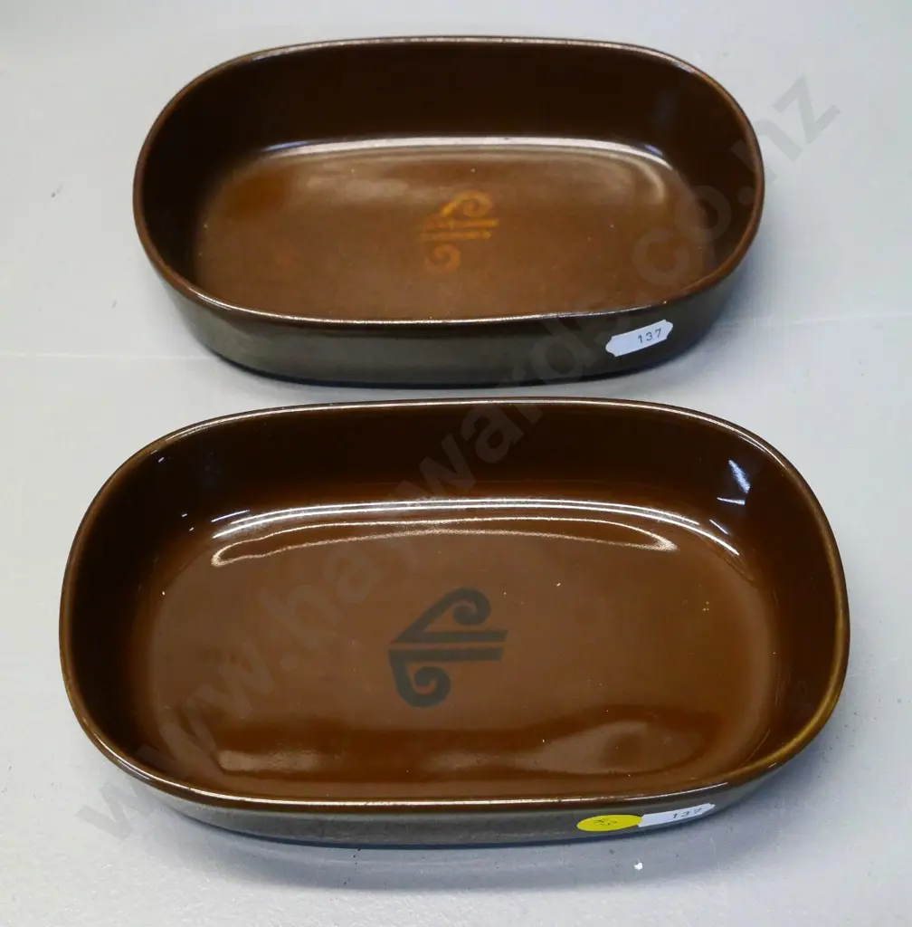 two Air New Zealand pie dishes - one has faded logo, other marked "Inflight Top" Japan L-175 W-105 Image 1++