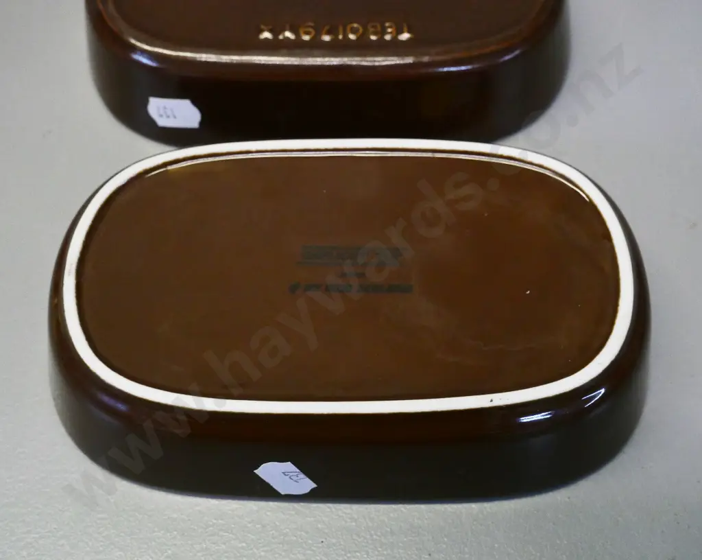 two Air New Zealand pie dishes - one has faded logo, other marked "Inflight Top" Japan L-175 W-105 Image 1++