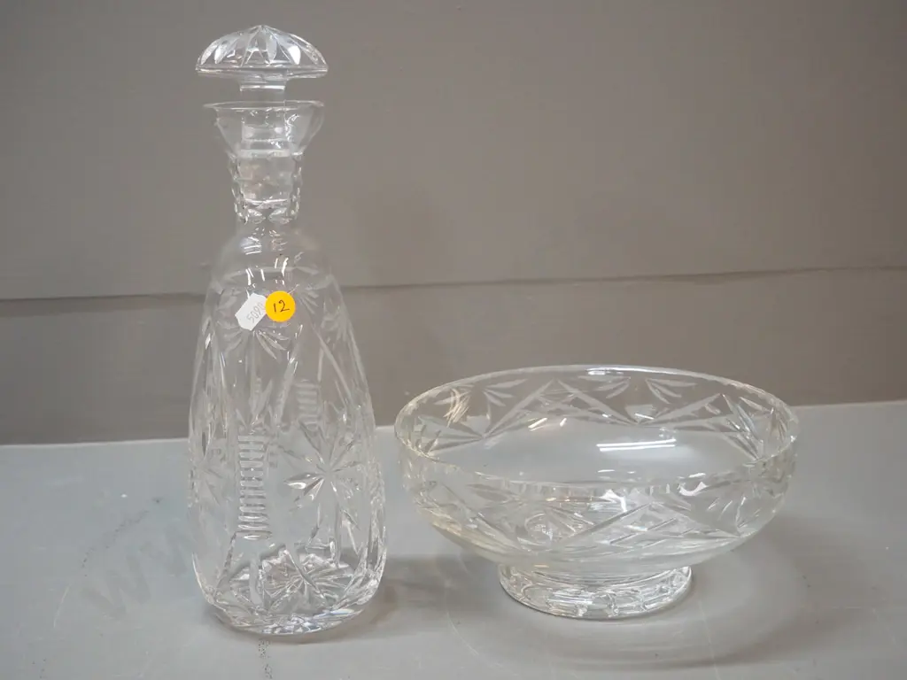 2 cut crystal items - salad bowl D-200 and stoppered decanter H-290 Image 1++