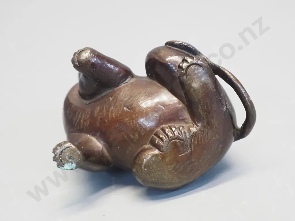 small cast metal elephant figure - bronze or bronze finish H-100 L-80 Image 1++