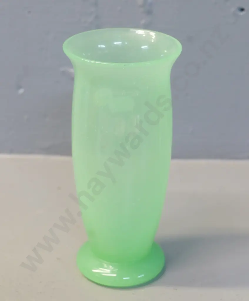green uranium glass vase H-150 Image 1++