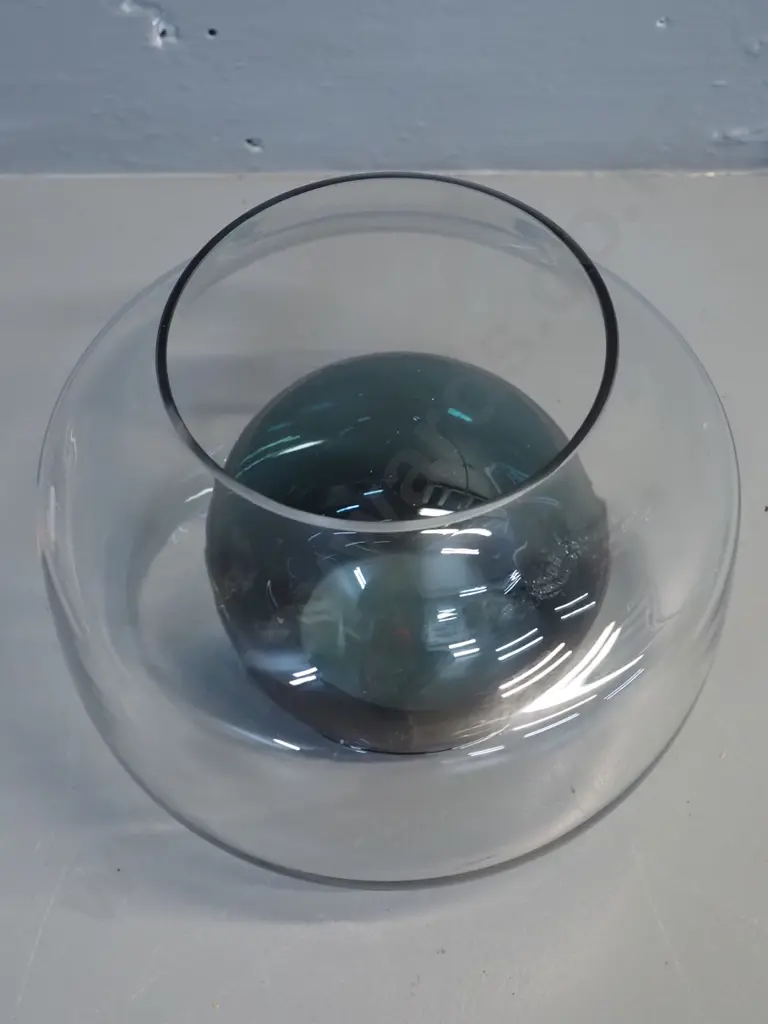 art glass vase - clear with internal smoked glass ball H-160 D-200 Image 1++