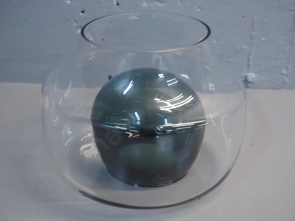 art glass vase - clear with internal smoked glass ball H-160 D-200 Image 1++