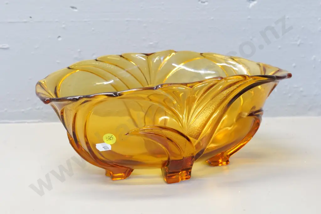amber depression glass 4-footed bowl/vase H-130 L-300 W-170 Image 1++