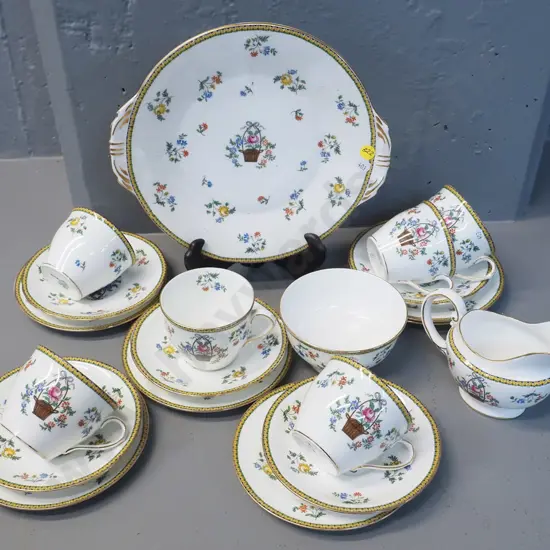 Aynsley part tea set - missing one saucer