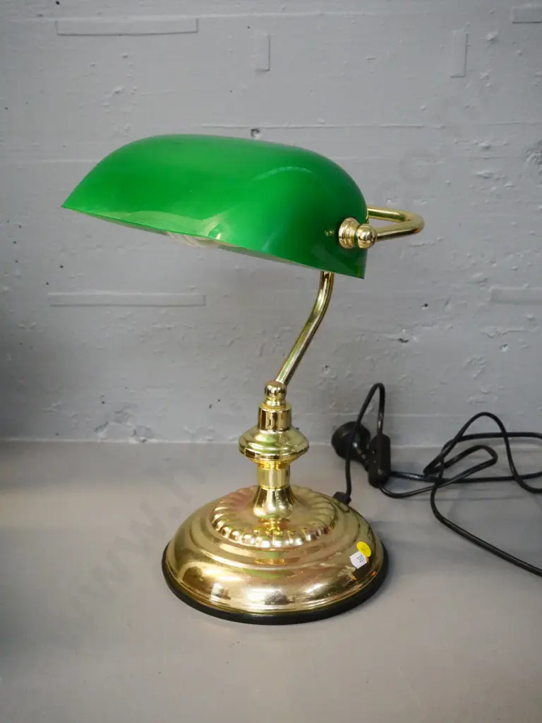brass banker's lamp with green glass shade - some pitting to brass H-350 W-260 Image 1++