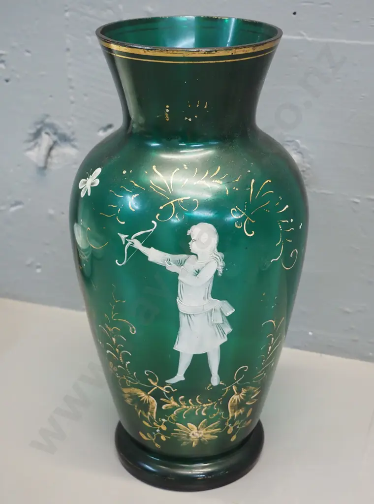large green glass Mary Gregory style vase - wear to gold decoration H-340 Image 1++