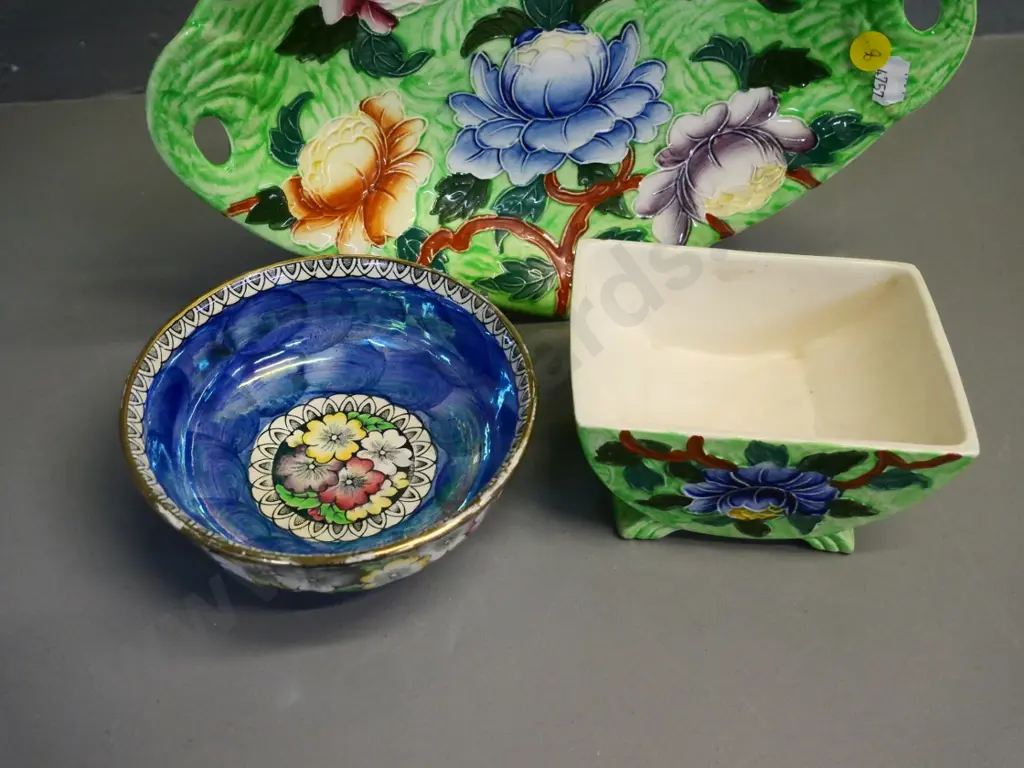 3 pieces Maling china - blue thumbprint bowl and 2 peony pattern dishes, larger is L-280 W-210 Image 1++