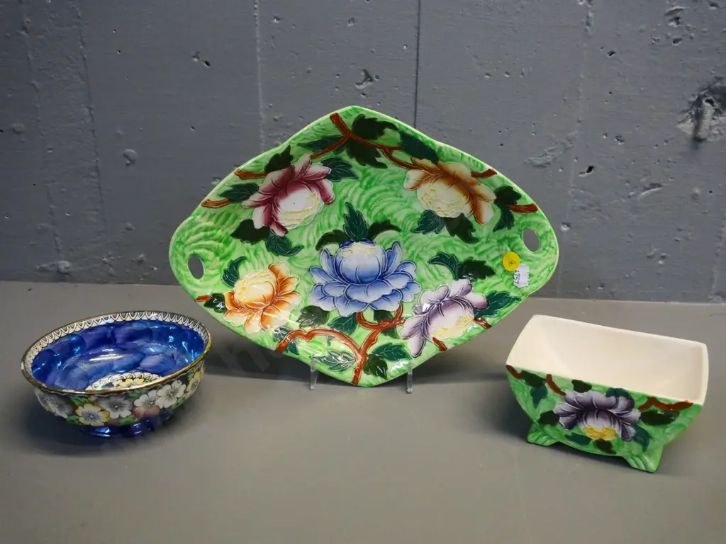 3 pieces Maling china - blue thumbprint bowl and 2 peony pattern dishes, larger is L-280 W-210 Image 1++