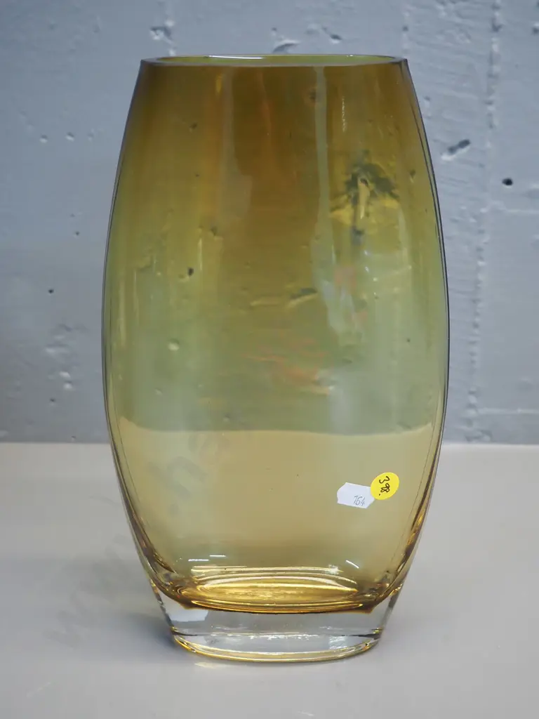 art glass gold/amber tone vase H-280 W-160 Image 1++