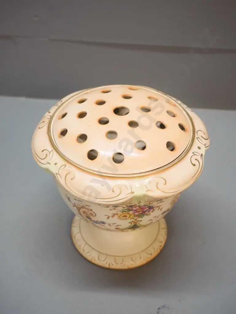 Ducal 'Louis' pattern footed blushware rose bowl - some tape residue H-180 D-180 Image 1++