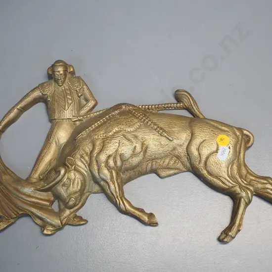 heavy cast brass toreador and bull figure - no wall hanging mount H-220 L-330
