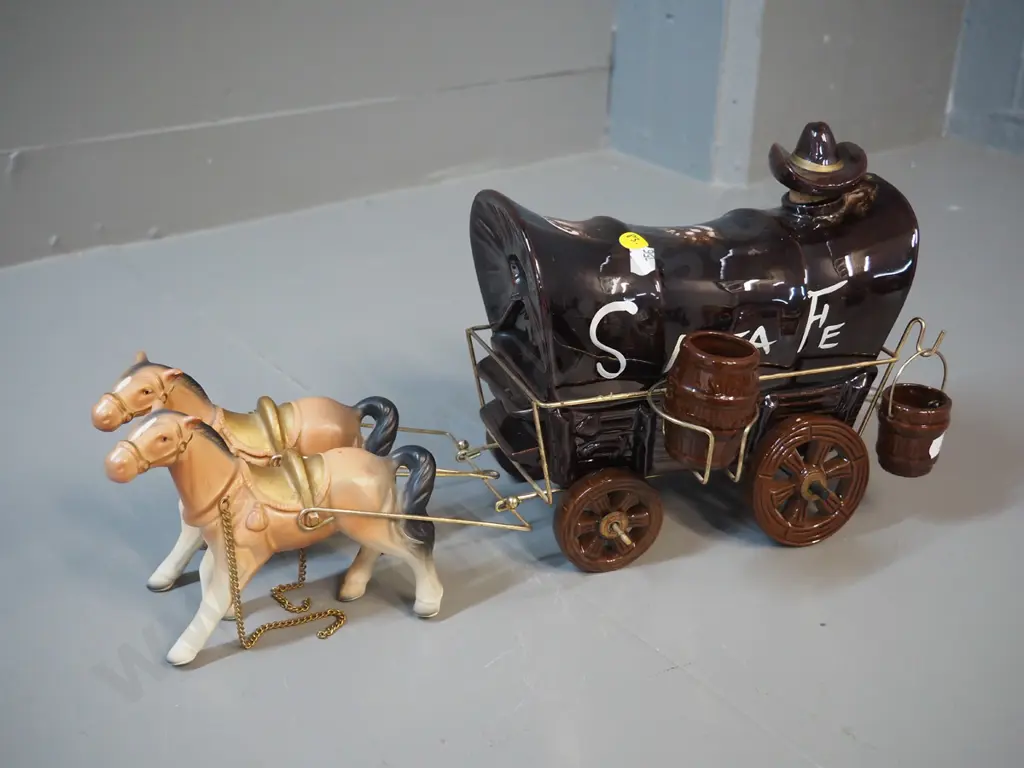 retro Santa Fe horses and wagon decanter set - missing connecting ring to attach chains to wagon  - oeverall L-410 Image 1++