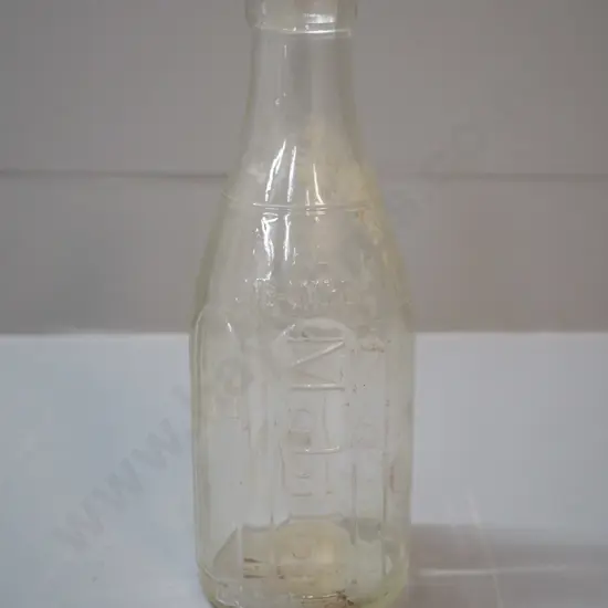 vintage Mobil oil pint bottle - some discolouration inside H-230